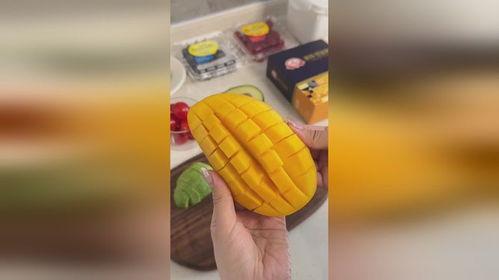 沉浸式吃蜜瓜,尽享瓜界盛宴