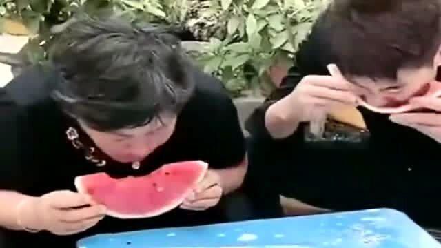 吃瓜的大娘,吃瓜大娘的趣味生活点滴