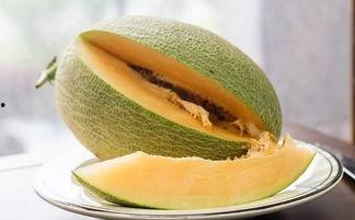 吃哈密瓜喉咙发麻,哈密瓜诱人却引发喉咙麻感之谜