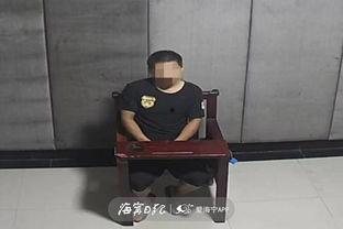 警花被迫吃瓜,瓜田里吃瓜成“网红”