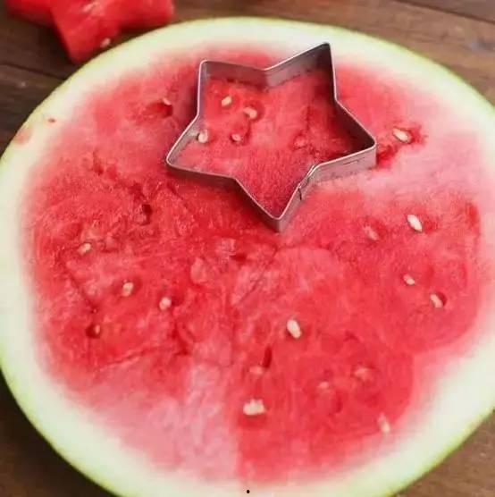 小鬼吃瓜不吐籽,瓜籽尽留——揭秘瓜界奇闻趣事