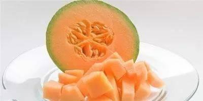 吃哈密瓜低烧拉肚子,低烧拉肚子的健康警示