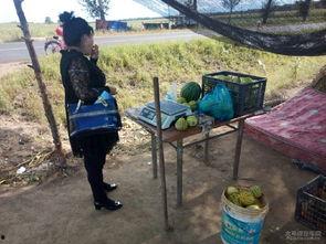 老乡吃瓜视频,揭秘“老乡吃瓜”视频背后的热点事件与网友热议