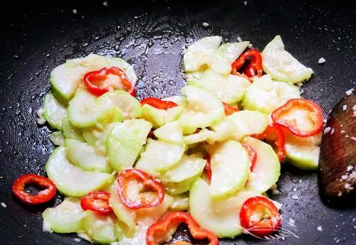 宝宝吃蒲瓜好吗,宝宝食用蒲瓜的益处与注意事项