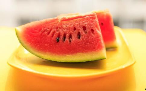 夏天吃瓜怎么赚钱,巧用创意赚翻天