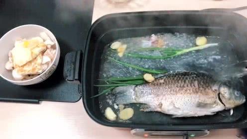 瓜女吃搅团,一场味蕾的盛宴