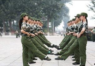 军训女生酒吧跳舞吃瓜