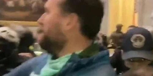 美国吃瓜暴力视频,视频揭示惊人一幕