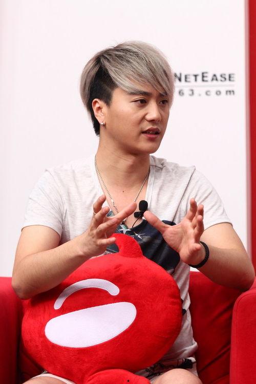 陆虎综艺吃瓜,揭秘明星幕后趣事