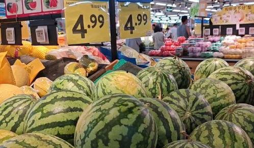 厦门人吃瓜,瓜香四溢，品味闽南风情