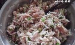 葫芦瓜蘸酱吃,传统美食新体验